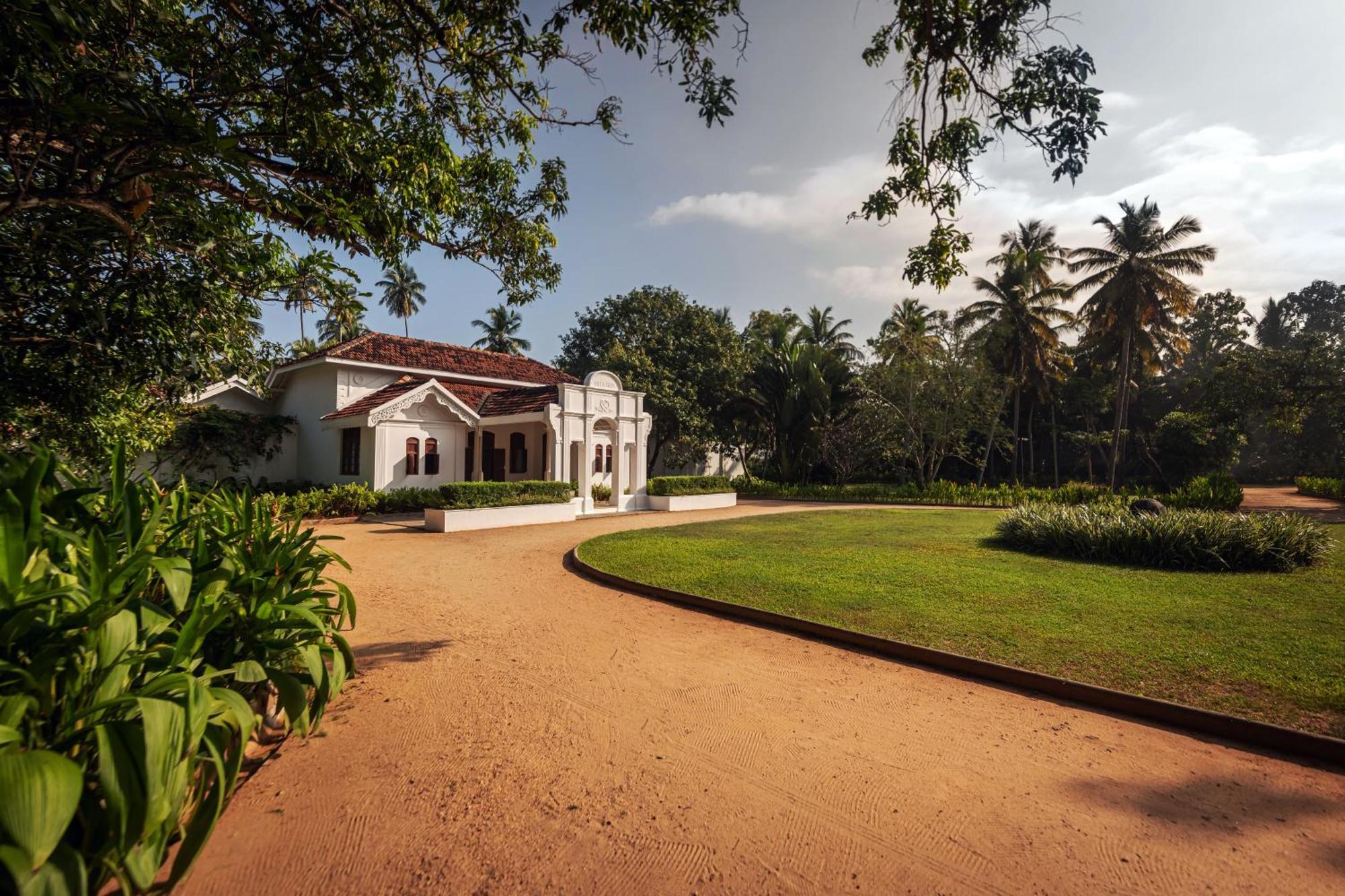Uga Riva - Negombo Hotel Bagian luar foto